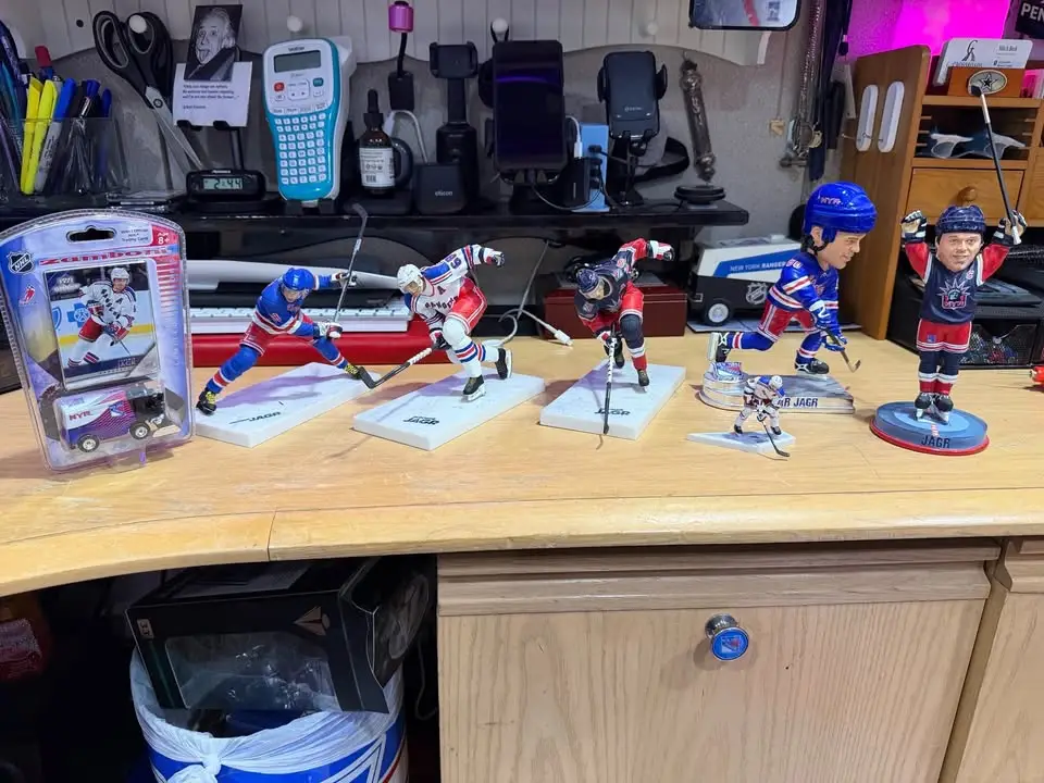 Jagr figure & Zamboni collection